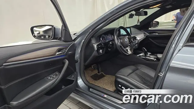 BMW 5 SERIES 2017 — 86 414 км, серебристо-серый, Корея — под ключ — фото 10