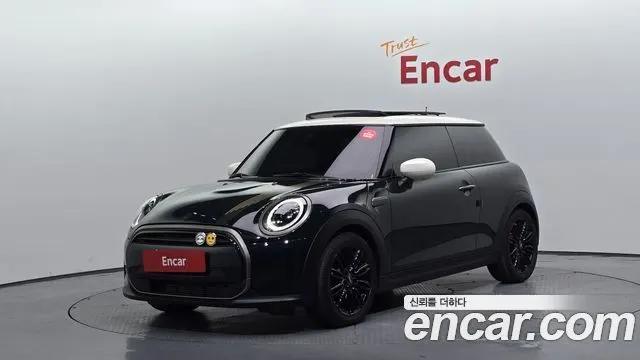 MINI COOPER 2023 — 27 004 км, тёмно-зелёный, Корея — под ключ — фото 1