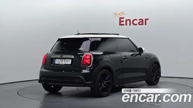 MINI COOPER 2023 — 27 004 км, тёмно-зелёный, Корея — под ключ — фото 2