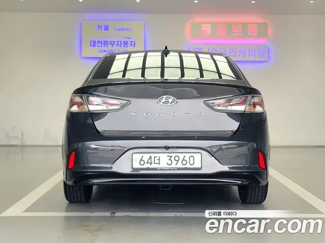 HYUNDAI SONATA HYBRID 2019 — 158 000 км, серый, Корея — под ключ — фото 4
