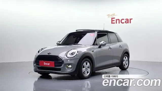 MINI COOPER D 2017 — 15 833 км, серебристо-серый, Корея — под ключ — фото 1