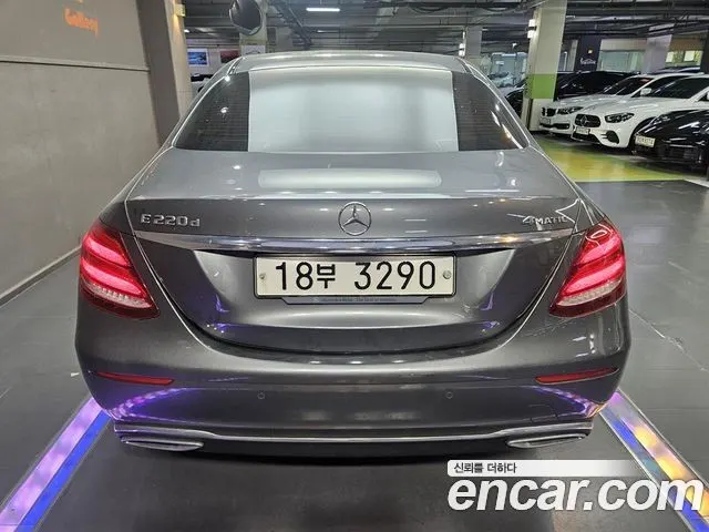 MERCEDES-BENZ E-CLASS W213 2018 — 177 421 км, светло-серебристый, Корея — под ключ — фото 5