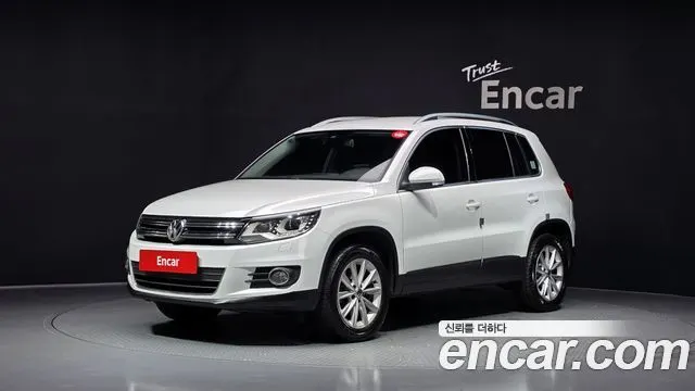 VOLKSWAGEN TIGUAN 2015 — 148 848 км, белый, Корея — под ключ — фото 1