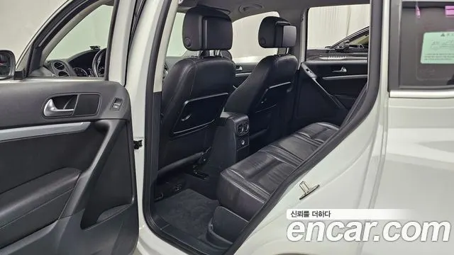 VOLKSWAGEN TIGUAN 2015 — 148 848 км, белый, Корея — под ключ — фото 12