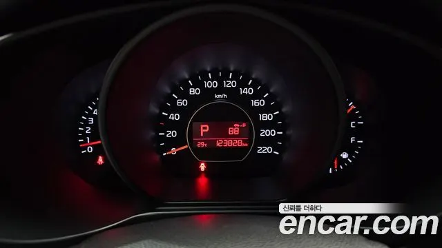 KIA SOUL 2016 — 123 828 км, белый-перламутр, Корея — под ключ — фото 8