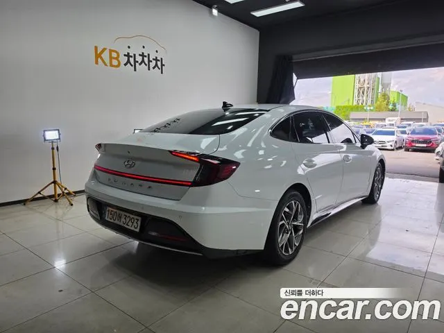 HYUNDAI SONATA HYBRID 2022 — 85 000 км, белый-перламутр, Корея — под ключ — фото 3