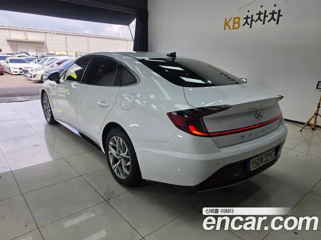 HYUNDAI SONATA HYBRID 2022 — 85 000 км, белый-перламутр, Корея — под ключ — фото 4