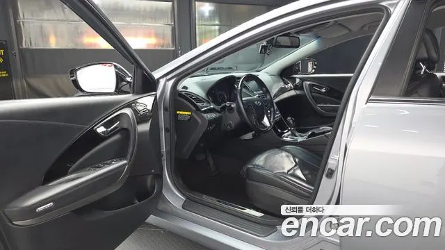 HYUNDAI GRANDEUR HYBRID 2017 — 147 316 км, серебристо-серый, Корея — под ключ — фото 10
