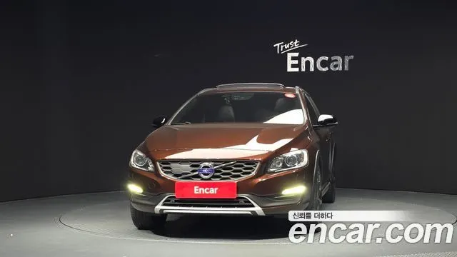 VOLVO V60 CROSS COUNTRY 2016 — 109 202 км, коричневый, Корея — под ключ — фото 3