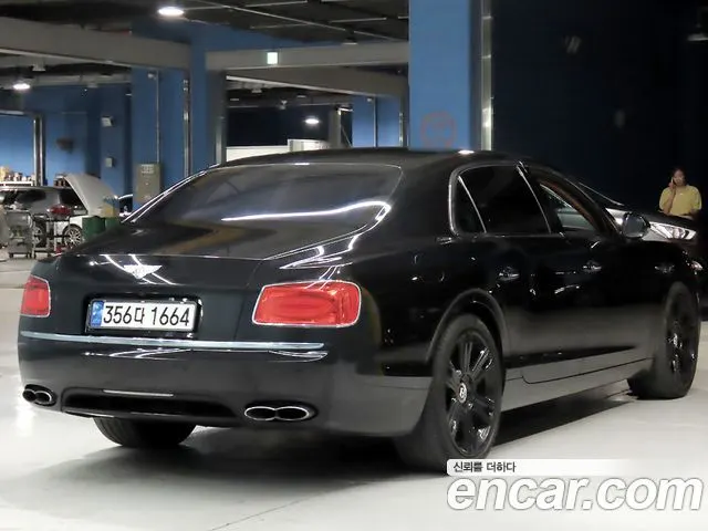 BENTLEY FLYING SPUR 2016 — 94 378 км, чёрный, Корея — под ключ — фото 4