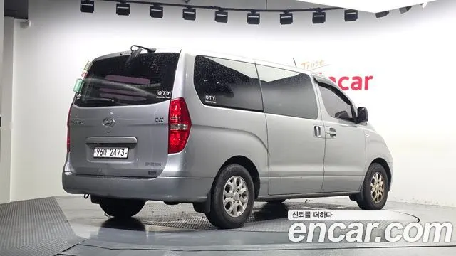 HYUNDAI GRAND STAREX 2012 — 287 812 км, серебристый, Корея — под ключ — фото 2