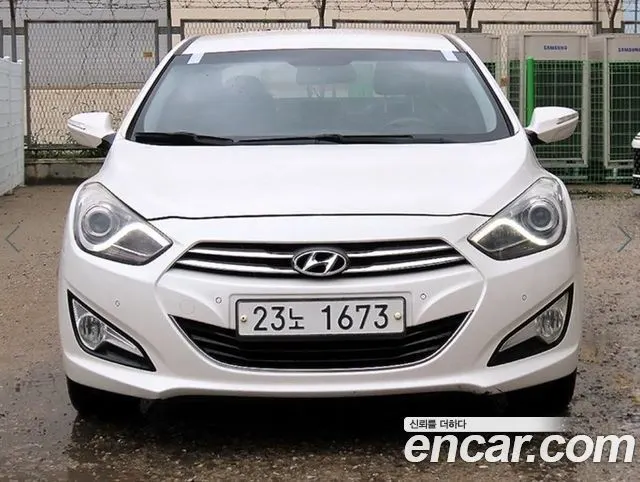 HYUNDAI I40 SALOON 2012 — 180 169 км, белый, Корея — под ключ — фото 12