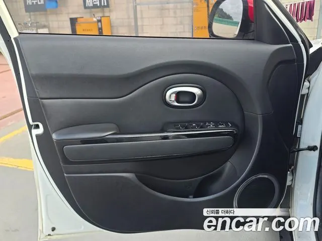 KIA SOUL 2015 — 67 000 км, белый, Корея — под ключ — фото 6