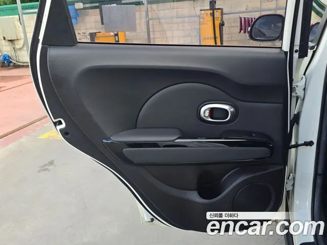 KIA SOUL 2015 — 67 000 км, белый, Корея — под ключ — фото 10