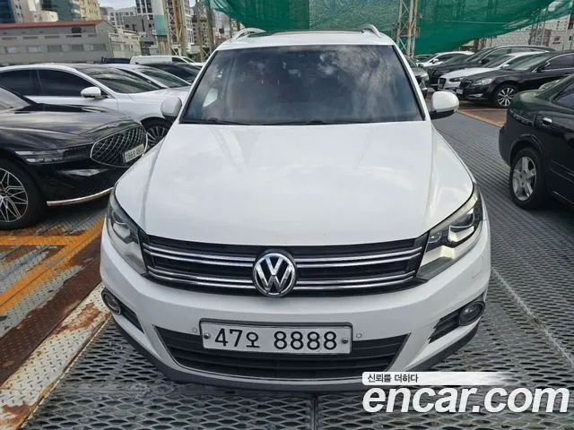 VOLKSWAGEN TIGUAN 2014 — 236 263 км, белый, Корея — под ключ — фото 1