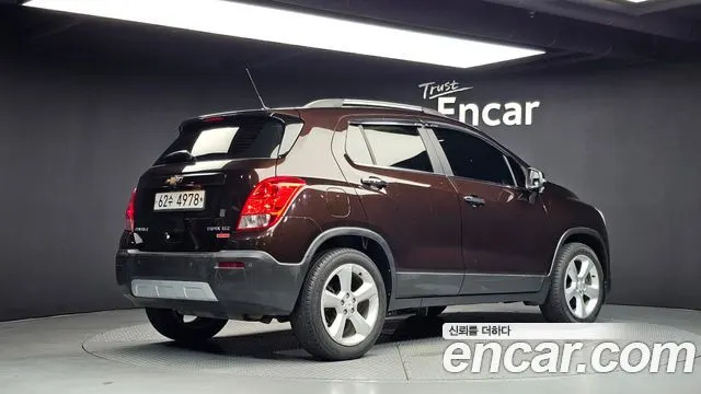CHEVROLET TRAX 2015 — 129 243 км, коричневый, Корея — под ключ — фото 2
