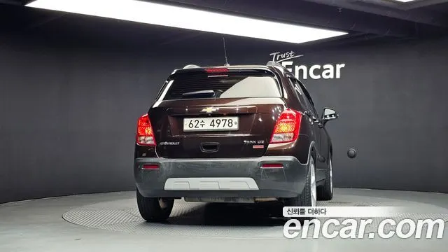 CHEVROLET TRAX 2015 — 129 243 км, коричневый, Корея — под ключ — фото 4