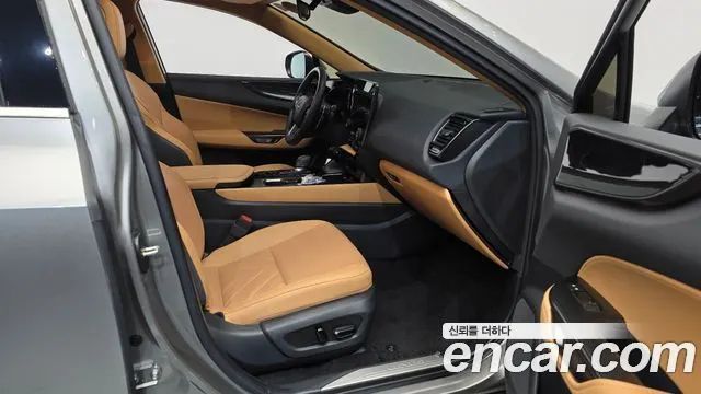 LEXUS NX350H 2025 — 26 785 км, серебристо-серый, Корея — под ключ — фото 11