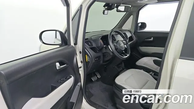KIA KIA RAY EV 2024 — 50 123 км, белый-перламутр, Корея — под ключ — фото 10