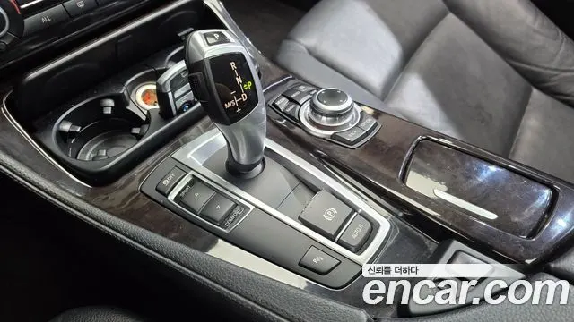 BMW 5 SERIES 2013 — 237 661 км, серебристо-серый, Корея — под ключ — фото 9