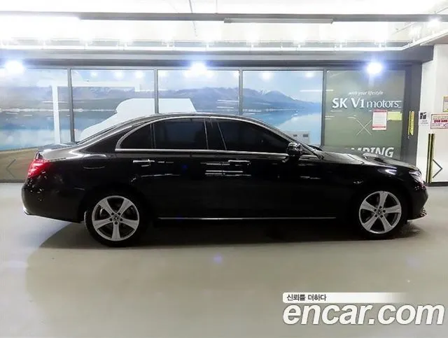 MERCEDES-BENZ E-CLASS W213 2017 — 119 407 км, чёрный, Корея — под ключ — фото 3