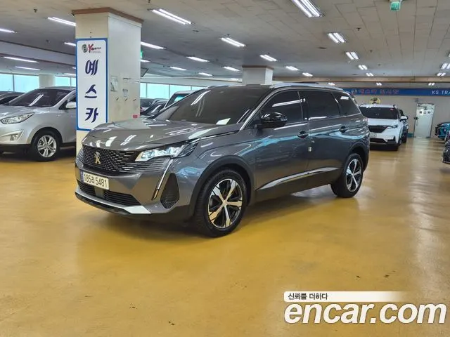 PEUGEOT 5008 2021