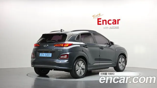 HYUNDAI KONA ELECTRIC 2020 — 166 000 км, серый, Корея — под ключ — фото 1