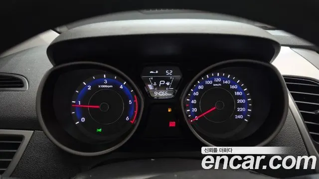 HYUNDAI AVANTE 2016 — 94 066 км, серебристо-серый, Корея — под ключ — фото 8