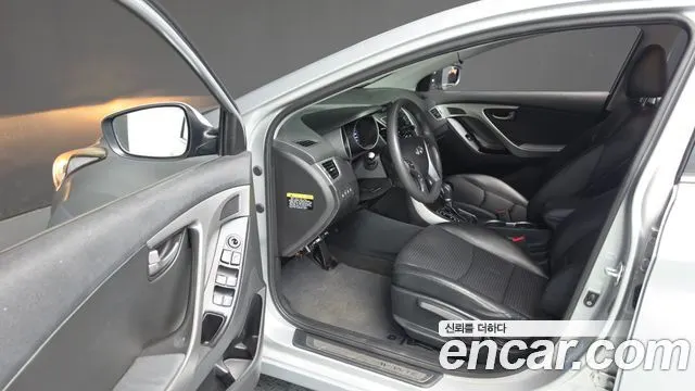 HYUNDAI AVANTE 2016 — 94 066 км, серебристо-серый, Корея — под ключ — фото 10