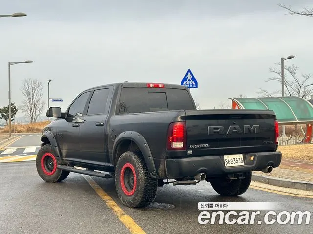 DODGE RAM PICKUP 2017 — 61 000 км, чёрный, Корея — под ключ — фото 2