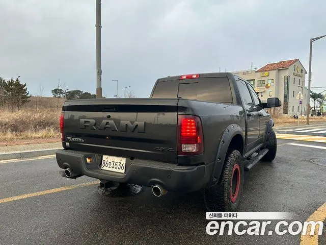 DODGE RAM PICKUP 2017 — 61 000 км, чёрный, Корея — под ключ — фото 4