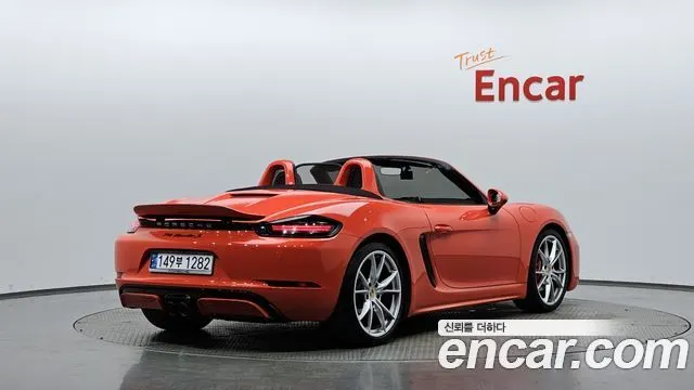 PORSCHE 718 BOXSTER 2017 — 81 316 км, оранжевый, Корея — под ключ — фото 1