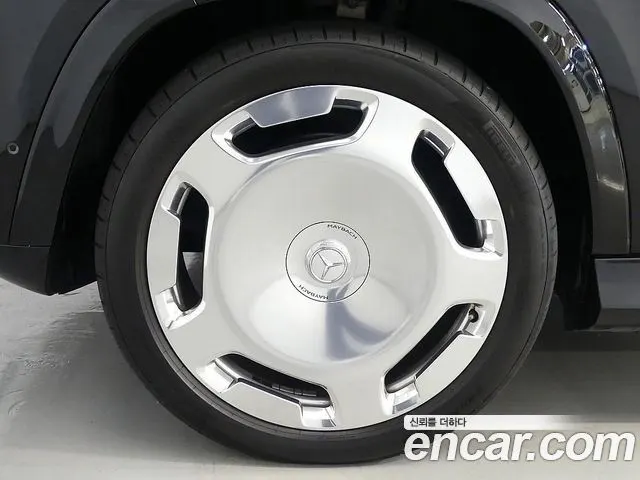 MERCEDES-BENZ GLS-CLASS X167 2024 — 31 500 км, золотистый, Корея — под ключ — фото 7