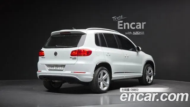 VOLKSWAGEN TIGUAN 2016 — 87 657 км, белый, Корея — под ключ — фото 2