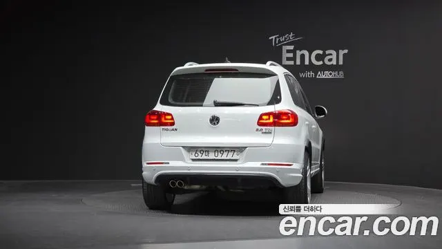 VOLKSWAGEN TIGUAN 2016 — 87 657 км, белый, Корея — под ключ — фото 4