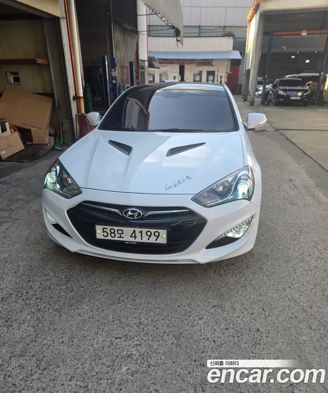 HYUNDAI GENESIS COUPE 2015 — 111 000 км, белый, Корея — под ключ — фото 1