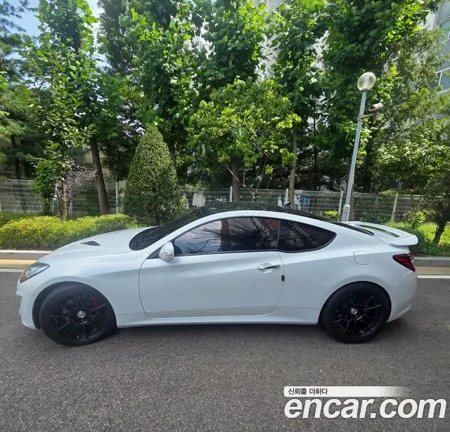 HYUNDAI GENESIS COUPE 2015 — 111 000 км, белый, Корея — под ключ — фото 3