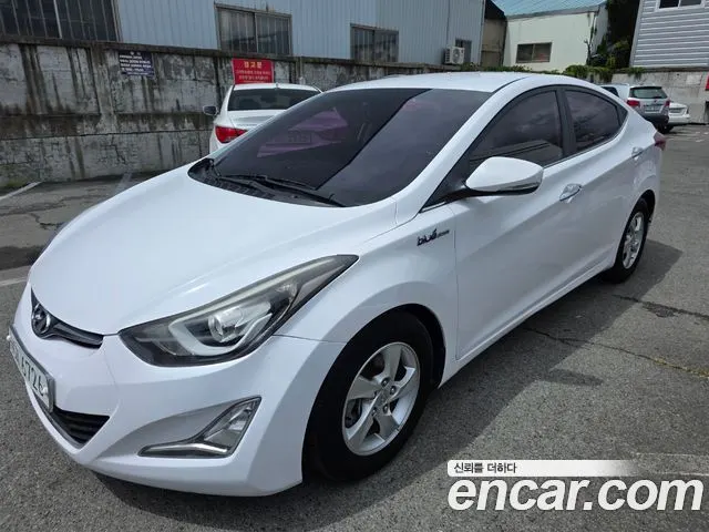 HYUNDAI AVANTE 2015 — 191 494 км, белый, Корея — под ключ — фото 4