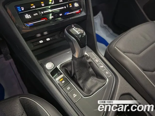 VOLKSWAGEN TIGUAN ALLSPACE 2024 — 13 263 км, серебристо-серый, Корея — под ключ — фото 9
