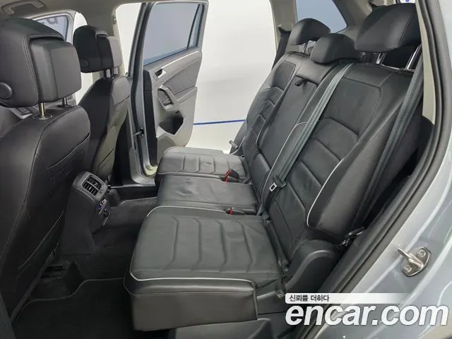 VOLKSWAGEN TIGUAN ALLSPACE 2024 — 13 263 км, серебристо-серый, Корея — под ключ — фото 10