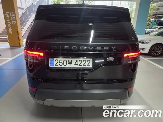 LAND ROVER DISCOVERY 5 2018 — 126 000 км, чёрный, Корея — под ключ — фото 4