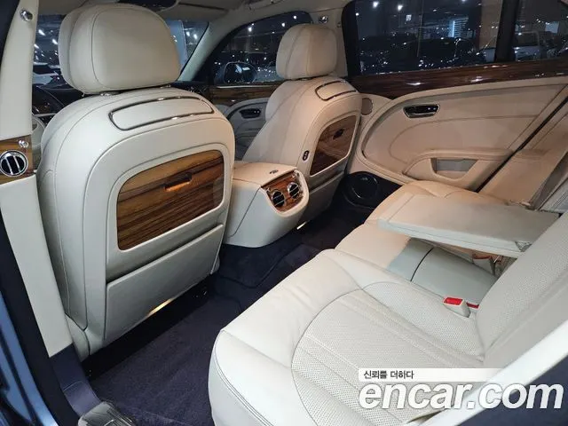 BENTLEY MULSANNE 2017 — 64 500 км, голубой, Корея — под ключ — фото 7