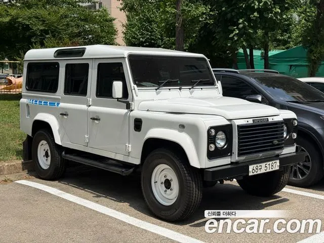 LAND ROVER DEFENDER 2012 — 110 000 км, белый, Корея — под ключ — фото 1