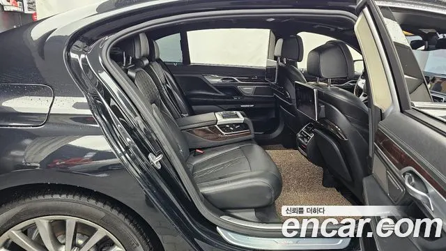 BMW 7 SERIES 2016 — 180 210 км, чёрный, Корея — под ключ — фото 12