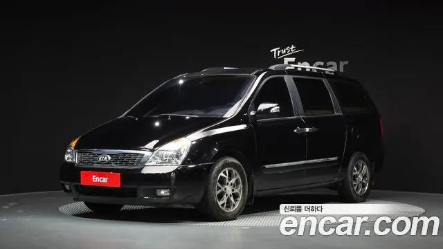KIA CARNIVAL R 2013