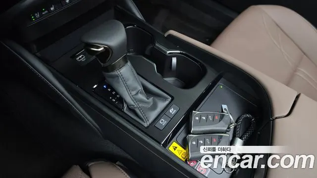 LEXUS ES300H 2026 — 1 606 км, серебристо-серый, Корея — под ключ — фото 9