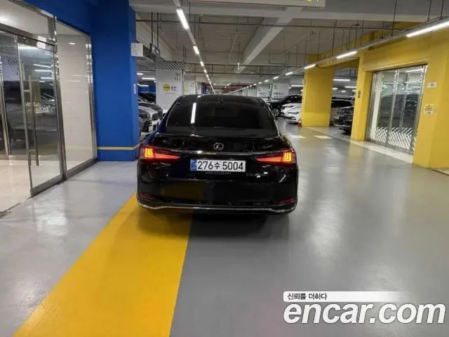 LEXUS ES300H 2026 — 11 915 км, чёрный, Корея — под ключ — фото 3