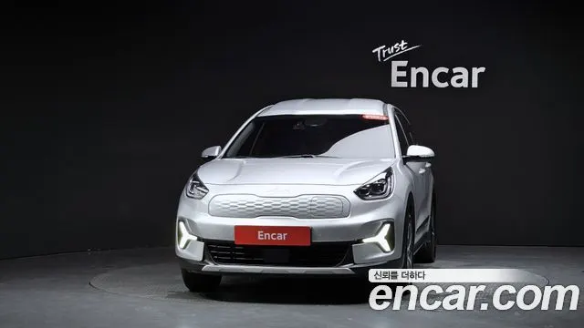 KIA NIRO PLUS 2023 — 42 445 км, серебристый, Корея — под ключ — фото 3