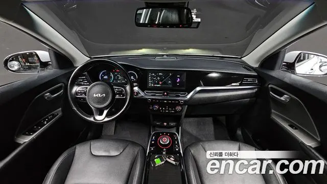 KIA NIRO PLUS 2023 — 42 445 км, серебристый, Корея — под ключ — фото 7