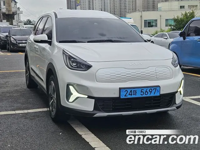 KIA NIRO PLUS 2023 — 46 448 км, белый, Корея — под ключ — фото 2